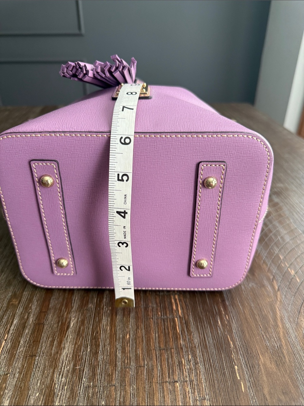 Dooney & Bourke lilac leather bucket bag - Picture 9 of 12